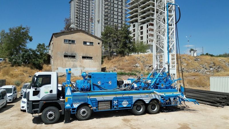 Şanlıurfa Büyükşehir Belediyesi Yeni Sondaj Makineleri ve Araçlarıyla Sahada Daha Güçlü
