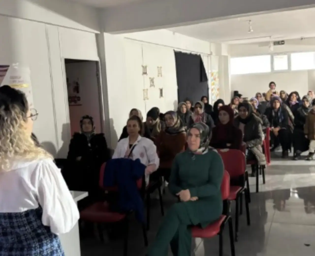 Siverek’te Kadınlarına Aile Destek Merkezi’nde Eğitim Seferberliği!