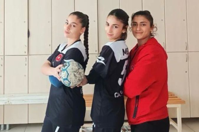 Hentbol Milli Takımına Davet Edilen 4 Sporcu