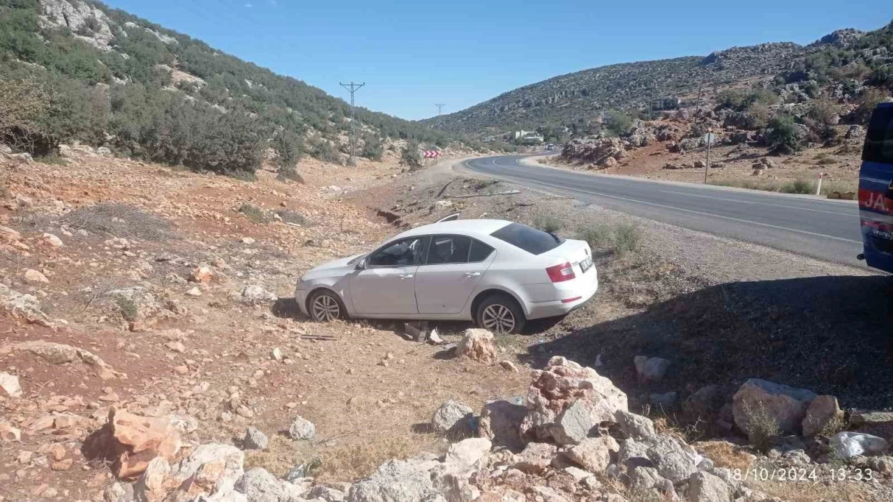 Otomobil Yoldan Çıktı: 1 Yaralı