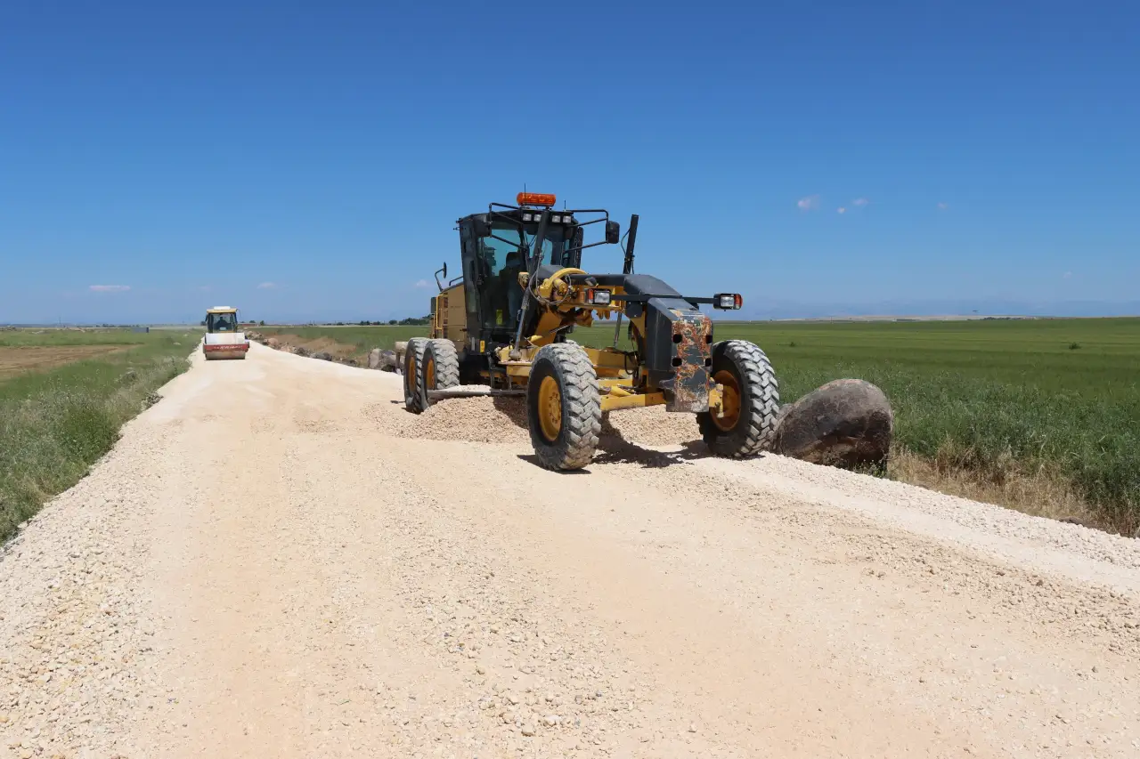 Hilvan Kırsalında Ulaşım Çilesi Bitiyor: Büyükşehir'den 6 Kilometrelik Modernizasyon Hamlesi
