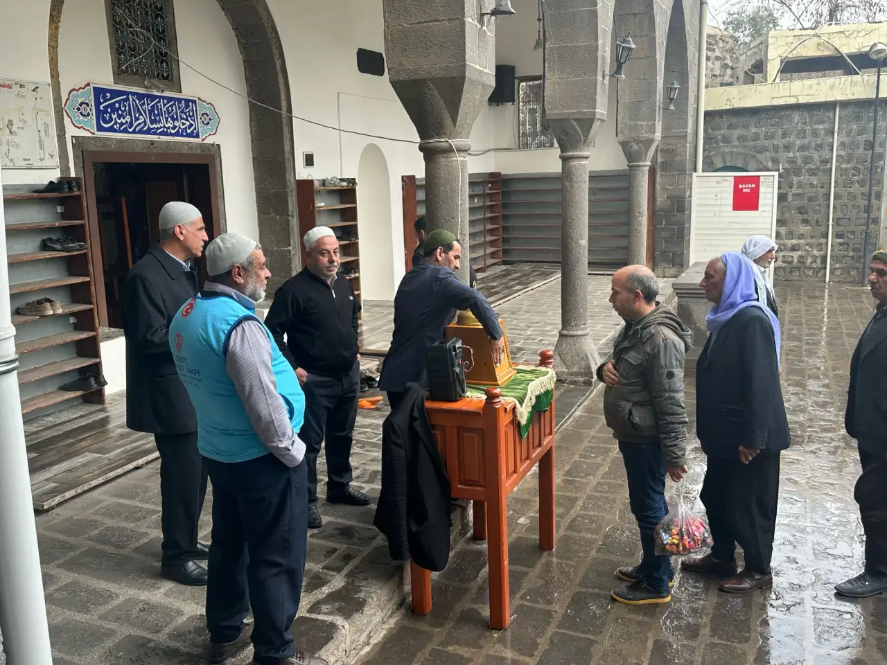 Siverek'te Manevi Coşku: Sakal-ı Şerif Ziyarete Açıldı!
