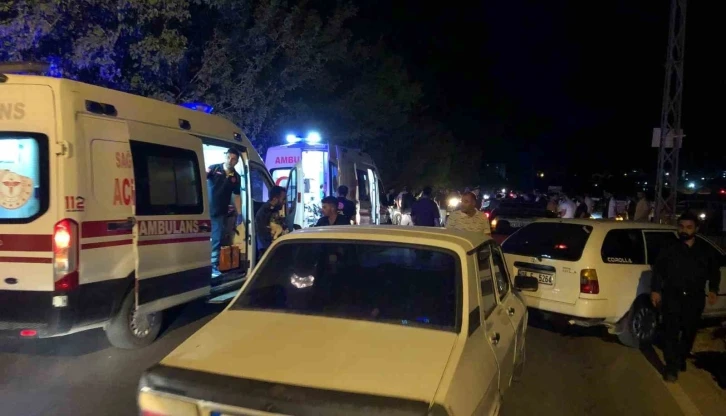 İki Otomobil Kafa Kafaya Çarpıştı, 3 Kişi Yaralandı