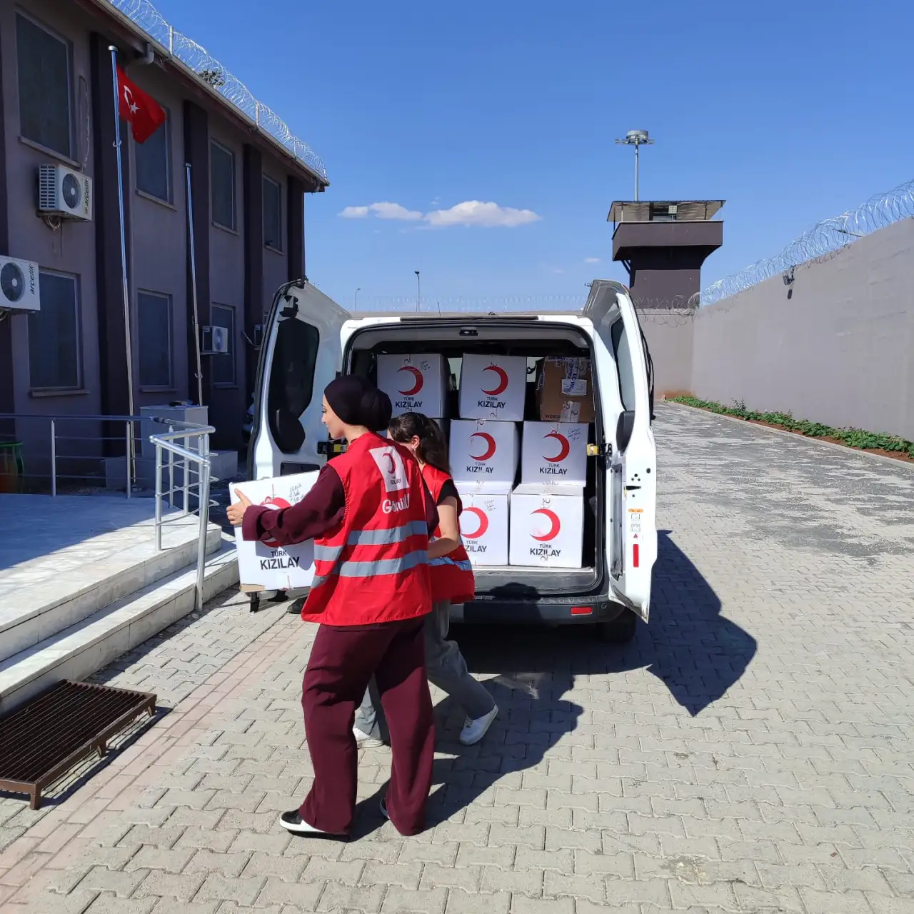 Siverek Kızılayı’ndan Cezaevindeki İhtiyaç Sahibi Hükümlülere Destek Eli