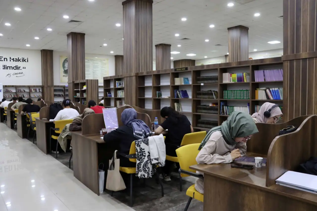 Karaköprü'de Sessiz Devrim: Okuma Evleri Gençlerin Başarı Üssü Oldu