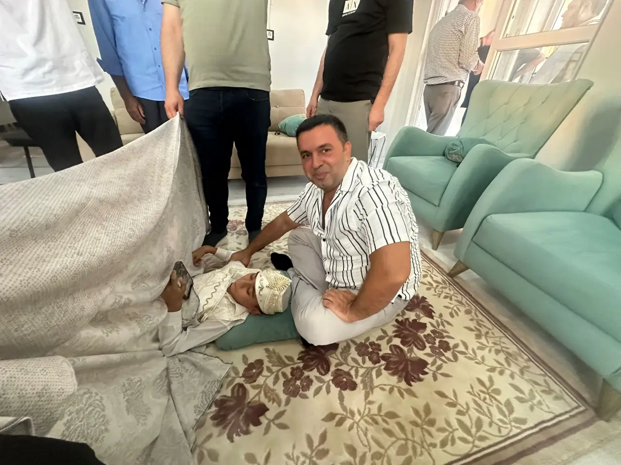 Siverek’te Anlamlı Kirvelik: İlçe Emniyet Müdürü Zeydanlı, Ötlü Ailesinin Kirvesi Oldu