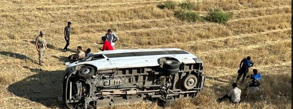 İşçi Taşıyan Minibüs Devrildi