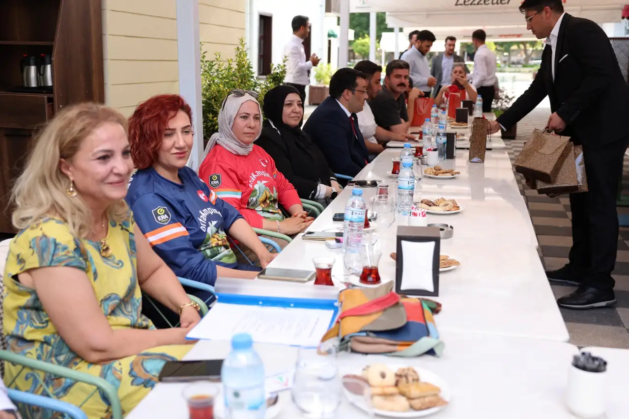 Karaköprü'de Yeşil Gelecek İçin Güç Birliği: Başkan Çiftçi ve STK'lar Omuz Omuza