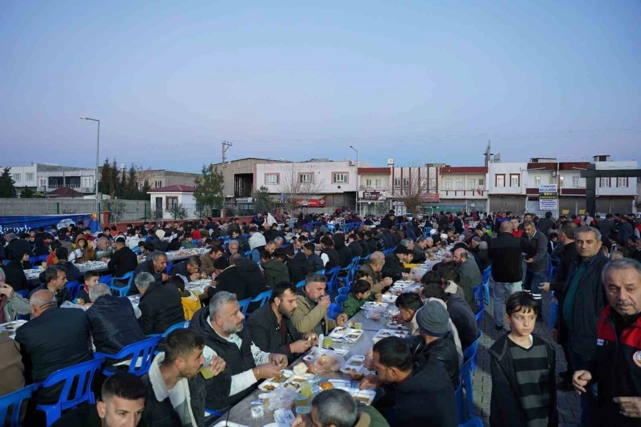 Belediye’nin İftar Çadırına Yoğun İlgi