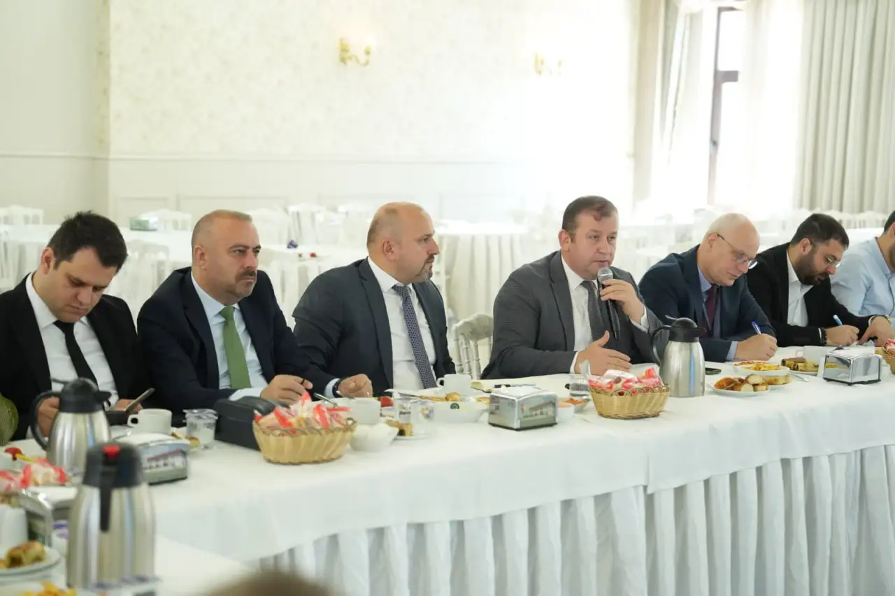 Muhtarlar ve BEDAŞ Çözüm İçin El Sıkıştı