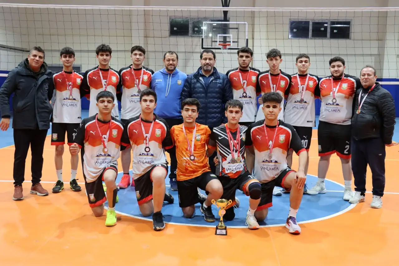 Şanlıurfa’nın Genç Devleri Parkede Şov Yaptı: Büyükşehir’den Çifte Kupa Zaferi!