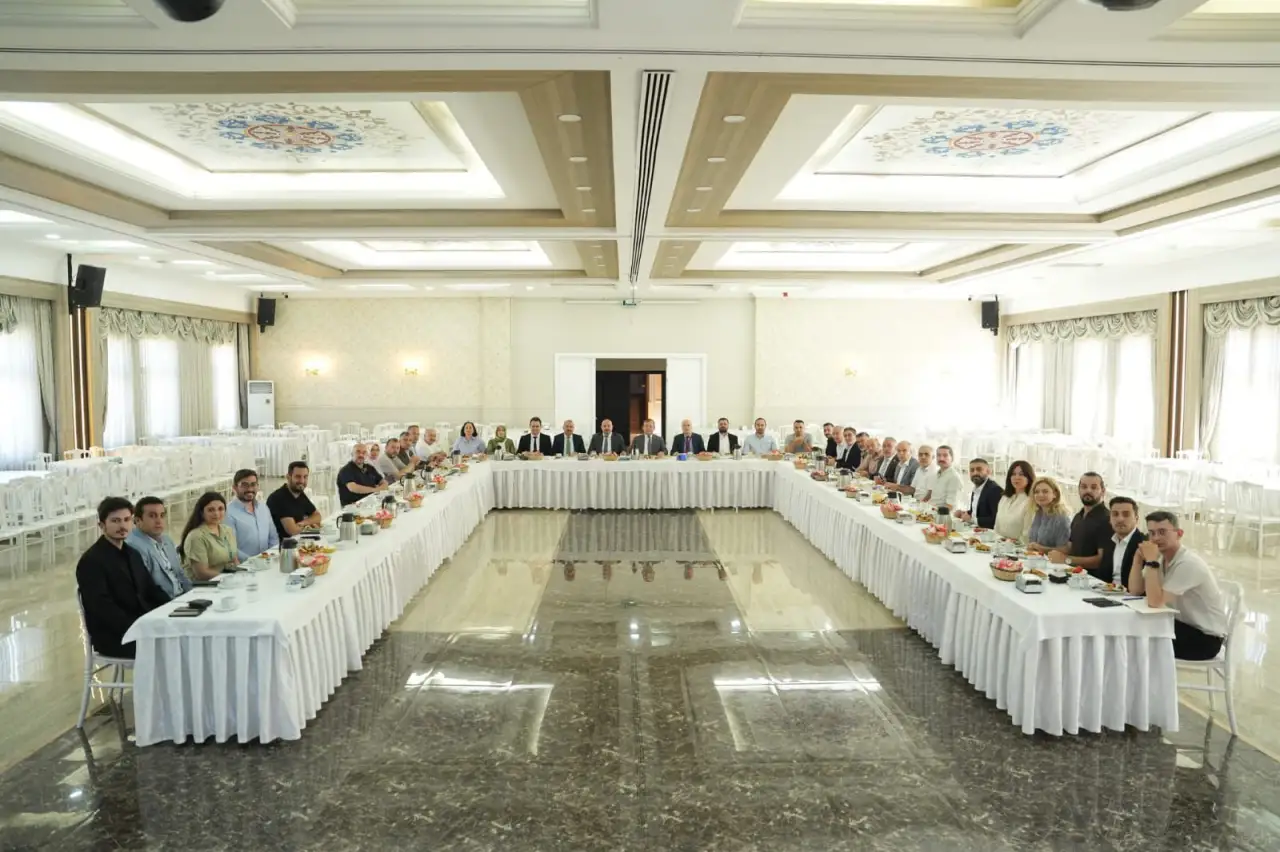 Muhtarlar ve BEDAŞ Çözüm İçin El Sıkıştı