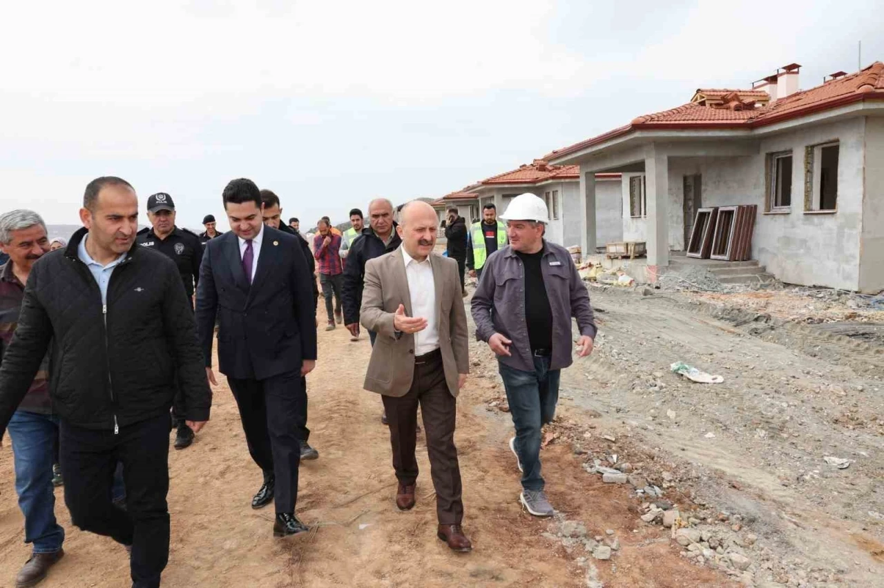 Deprem Evleri İncelendi