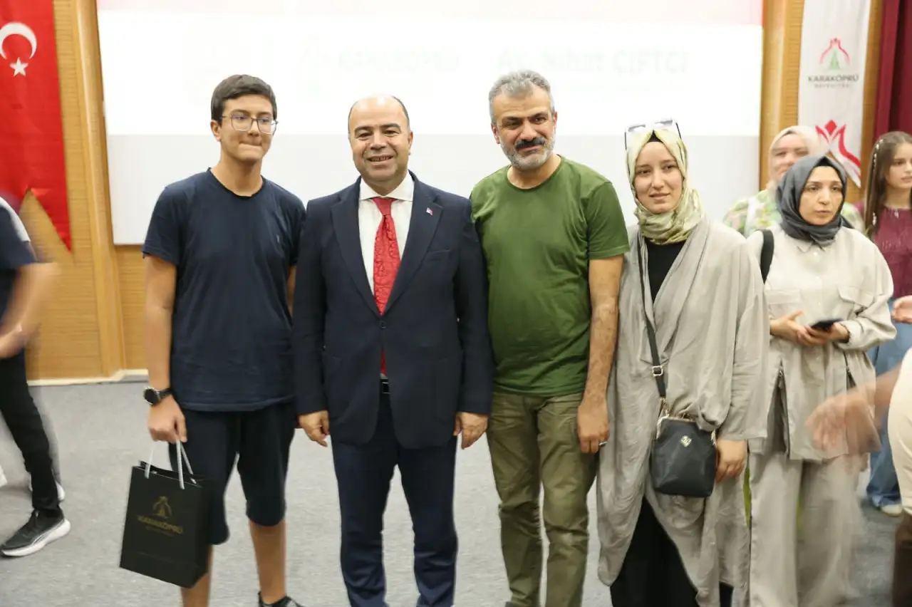 Karaköprü’de LGS Başarısı Ödüllendirildi: 50 Öğrenciye Tablet Desteği