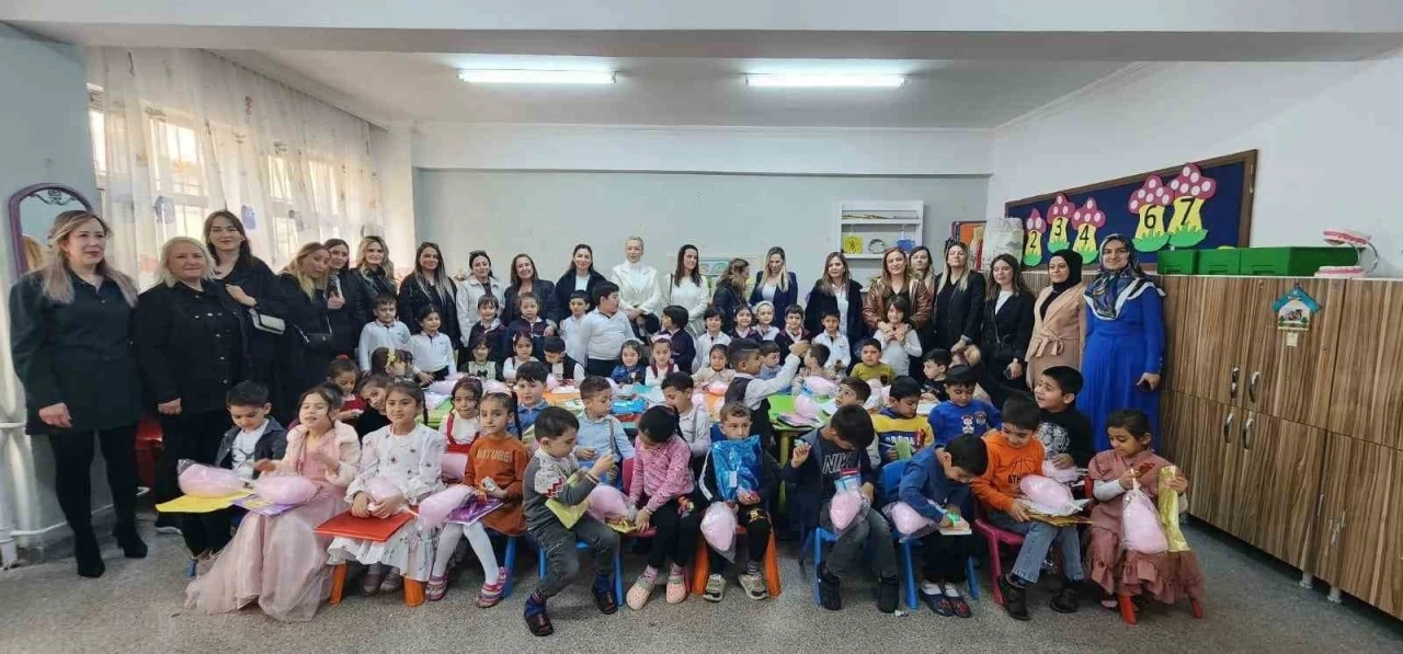 “Kitaplarda Gezebilir” Projesine Büyük Alkış