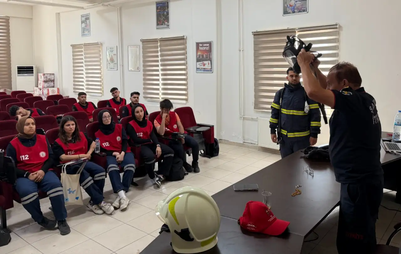 Şanlıurfa’da Geleceğin İtfaiyecileri Zorlu Tatbikatlarla Eğitildi