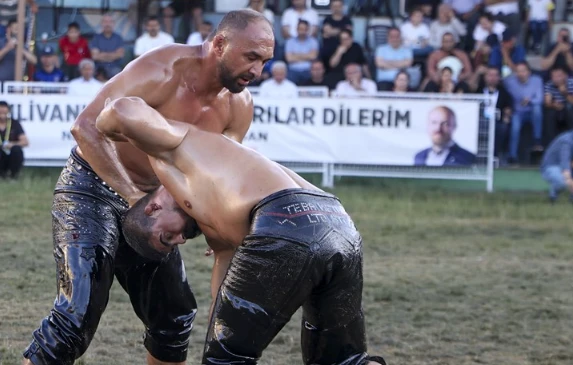 CW Enerji Türkiye Yağlı Güreş Ligi'nde Zafer