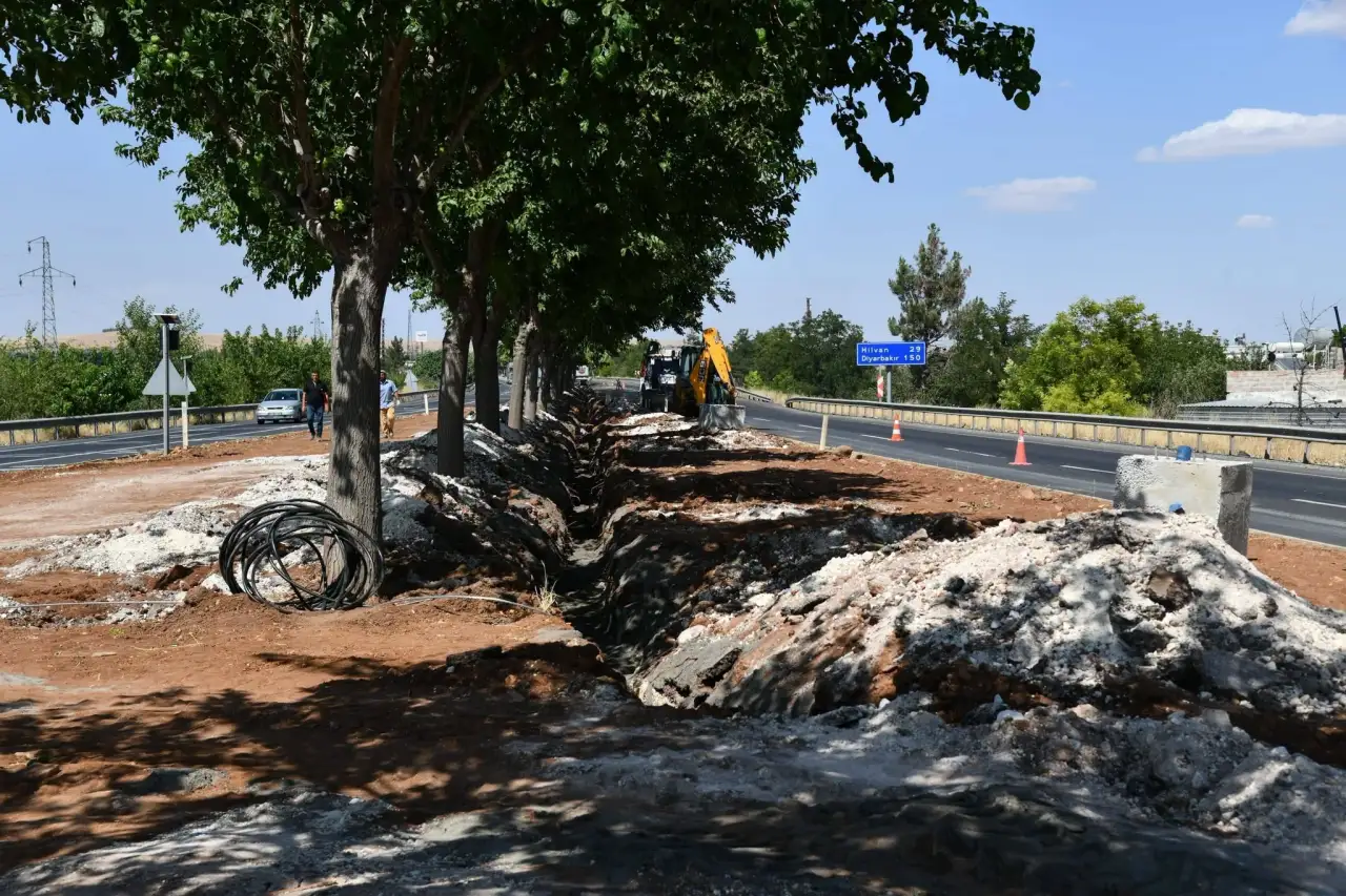 Şanlıurfa-GAP Havalimanı Ulaşım Hattı Baştan Sona Aydınlatılıyor