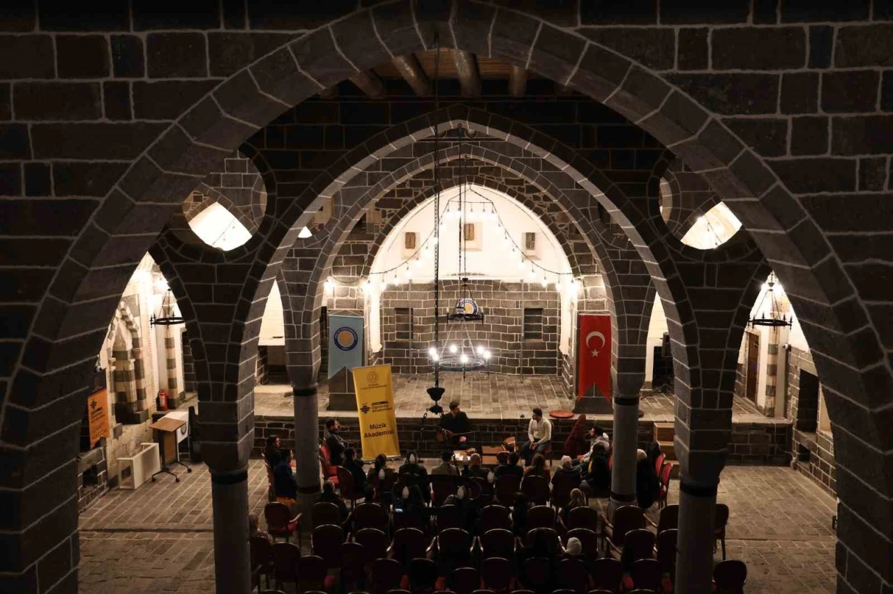 Öğretmen Akademileri’ndeki Etkinliklerle Deşarj Oluyor