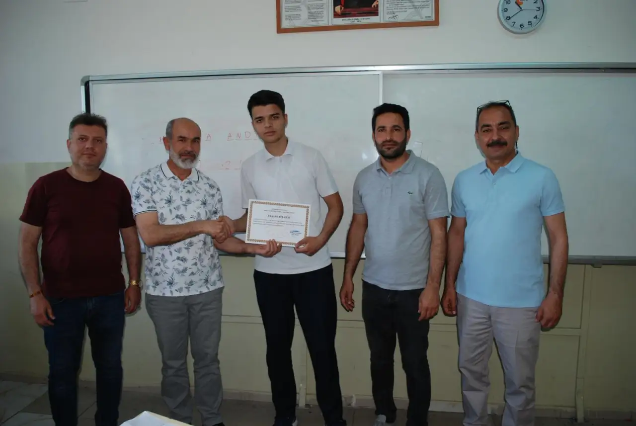 Siverek'te Akademik Başarı ve Erdem Taçlandırıldı