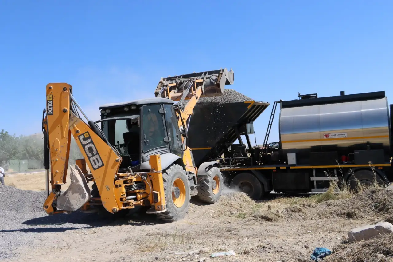 Şanlıurfa'nın Kırsal Mahallelere Toz Sorunu Tarihe Karıştı