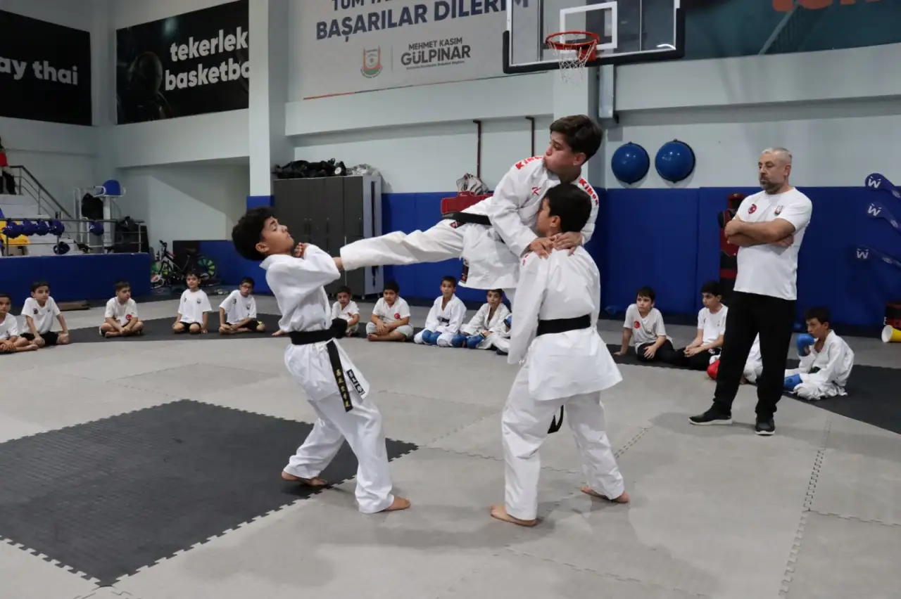 Karate Kurslarına Geleceğin Şampiyonları Yetişiyor