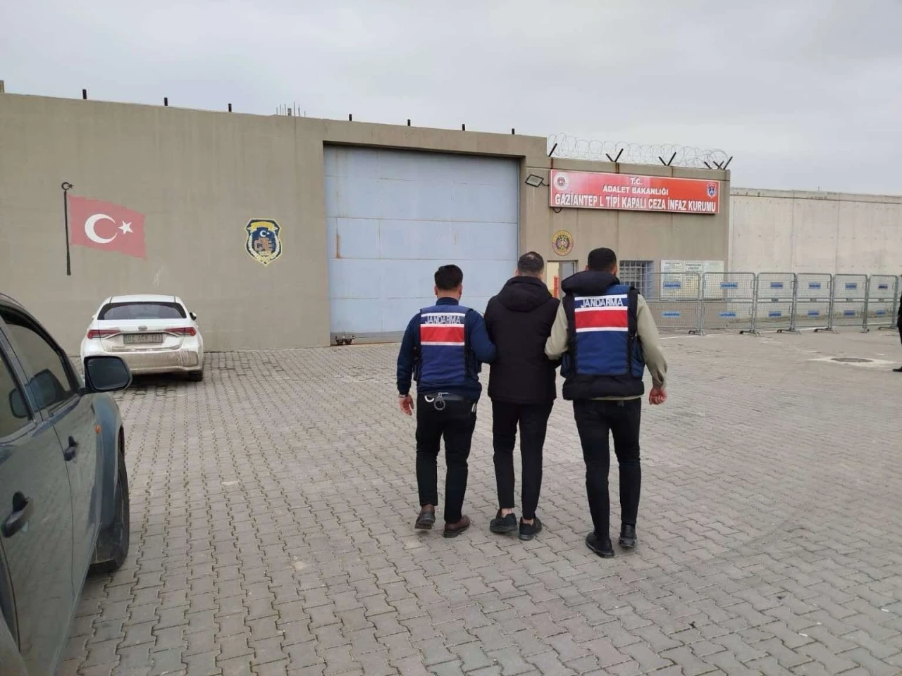 3 Firari Şahıs Yapılan Operasyonla Yakalandı