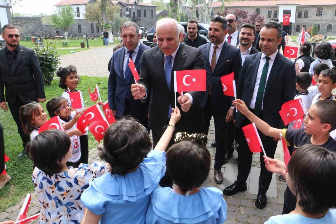Duygular Tuvallere Yansıdı: Özel Çocuklardan Anlamlı Sergi