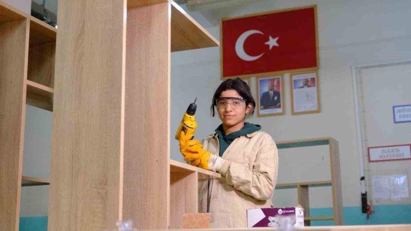 Yeni Dönem: Her Eve Bir Çalışma Masası