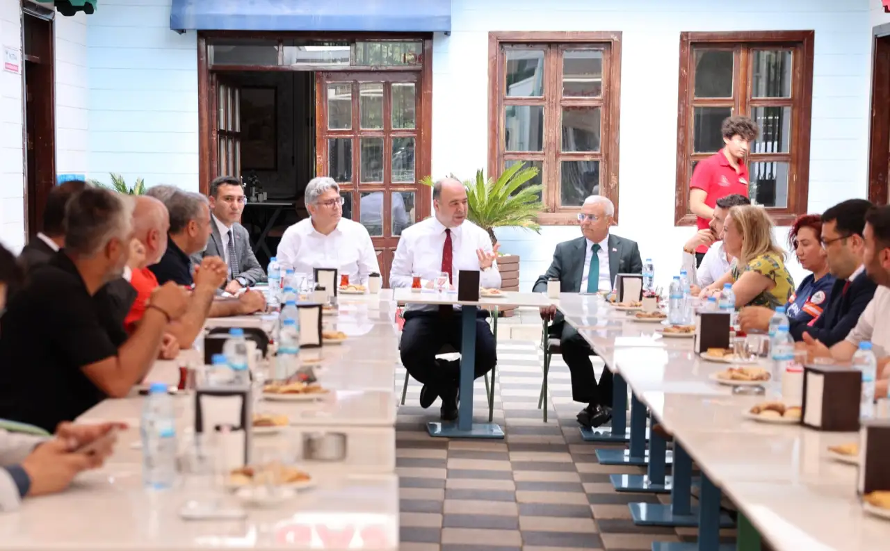 Karaköprü'de Yeşil Gelecek İçin Güç Birliği: Başkan Çiftçi ve STK'lar Omuz Omuza
