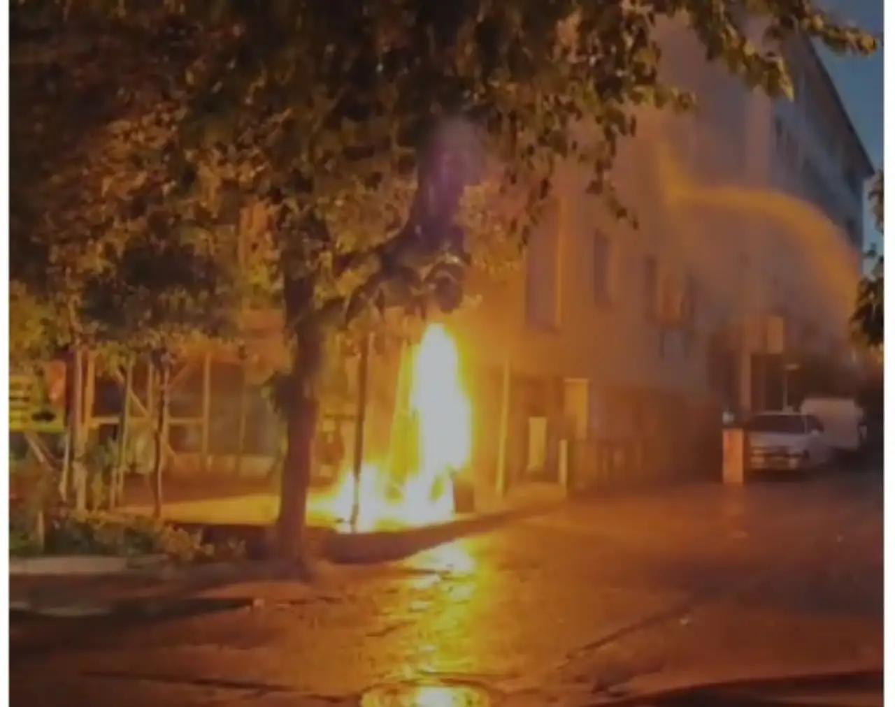 Siverek’te Trafo Yangını Paniğe Neden Oldu