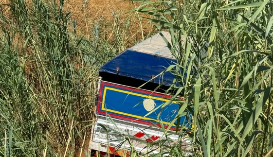 Kamyonet Sulama Kanalına Devrildi
