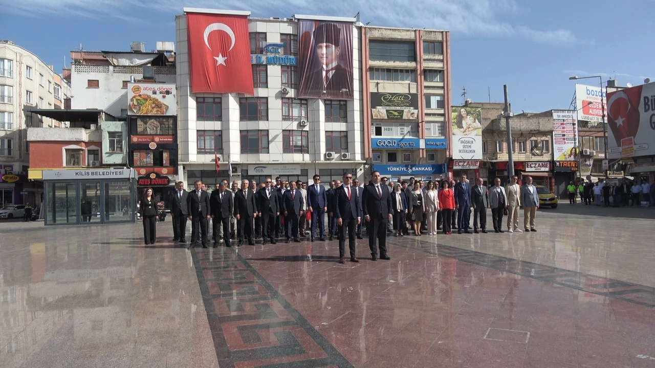 23 Nisan Renkli Görüntülerle Kutlandı