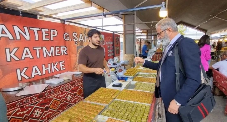 Yemek Şenliği’nde En Hızlı Baklava Yiyen Birinci Oldu
