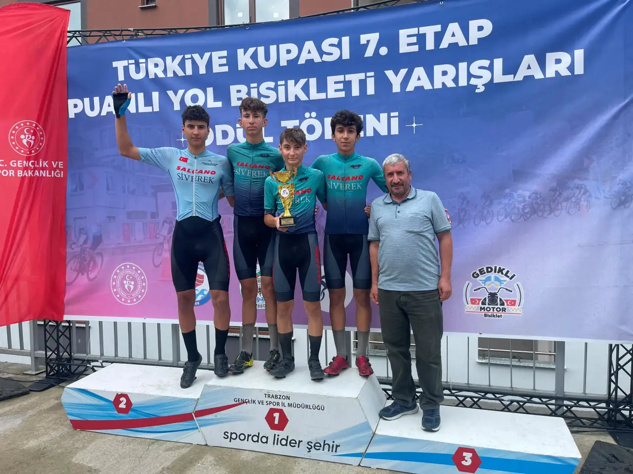 Siverek U17 Bisiklet Takımı Türkiye İkinciliğiyle Gururlandırdı