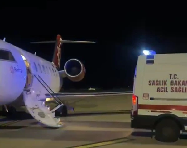 Ambulans Uçakla Bebek Sevki