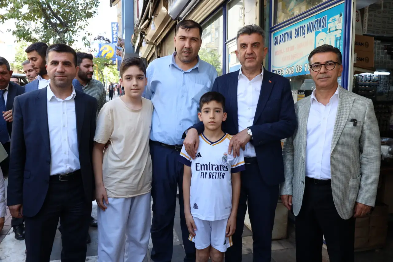 AK Parti İl Başkanı Mehmet İlhami Günbegi Siverek’te Vatandaşlarla Buluştu