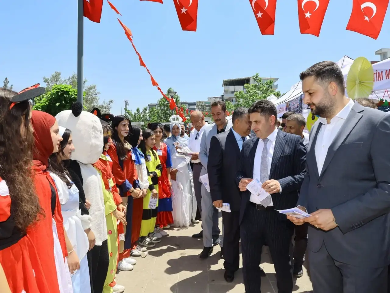 Siverek'in Geleceği Marifetli Ellerde Yükseliyor: Gençlik Fuarı Göz Kamaştırdı