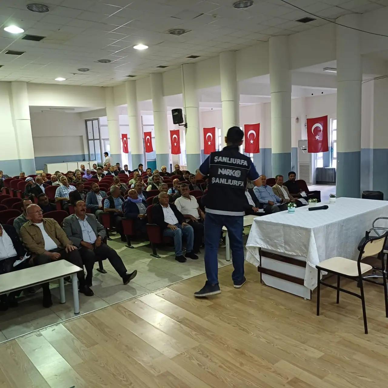 Siverek’te Muhtarlara Uyuşturucuyla Mücadele Eğitimi