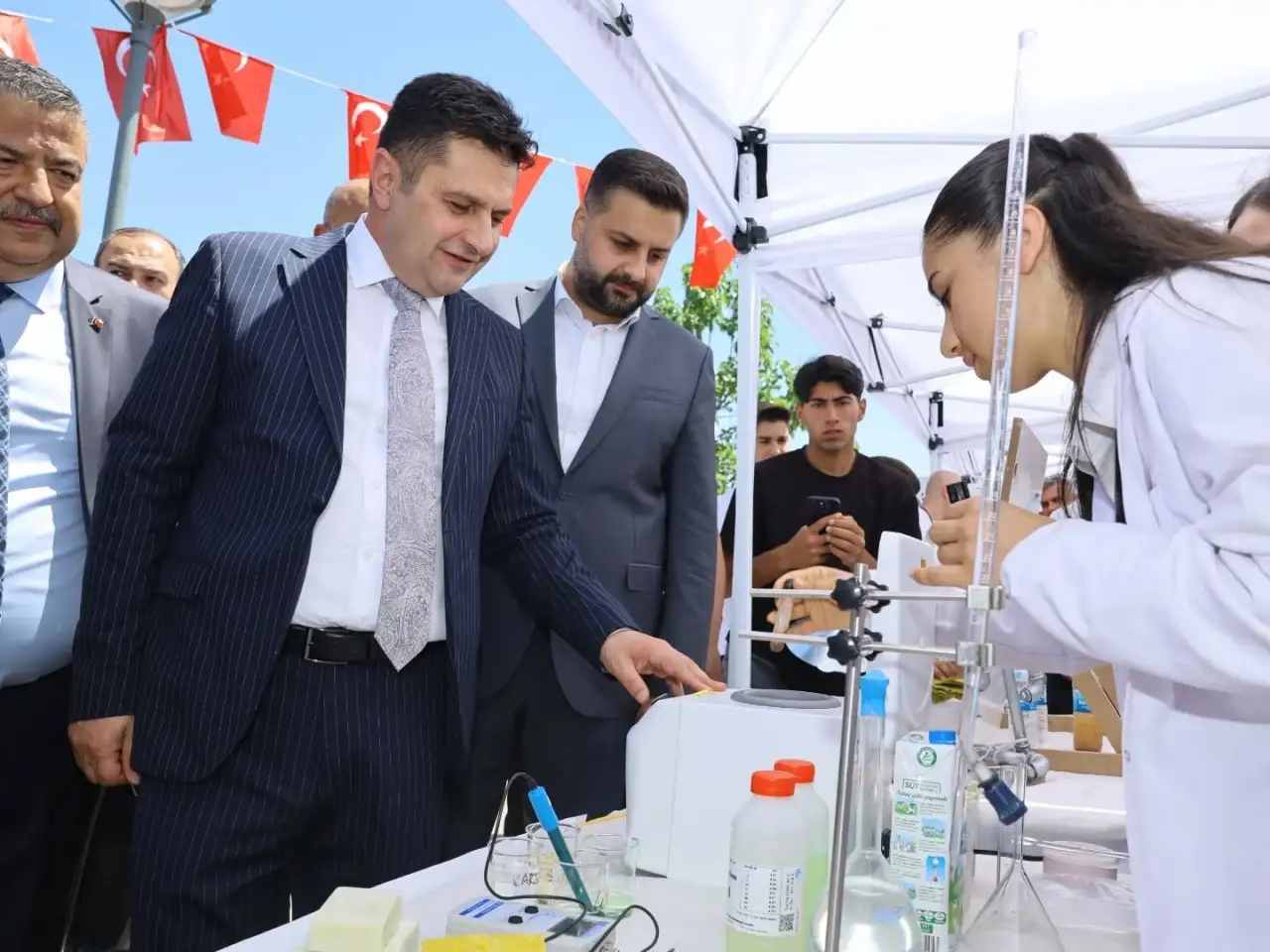 Siverek'in Geleceği Marifetli Ellerde Yükseliyor: Gençlik Fuarı Göz Kamaştırdı