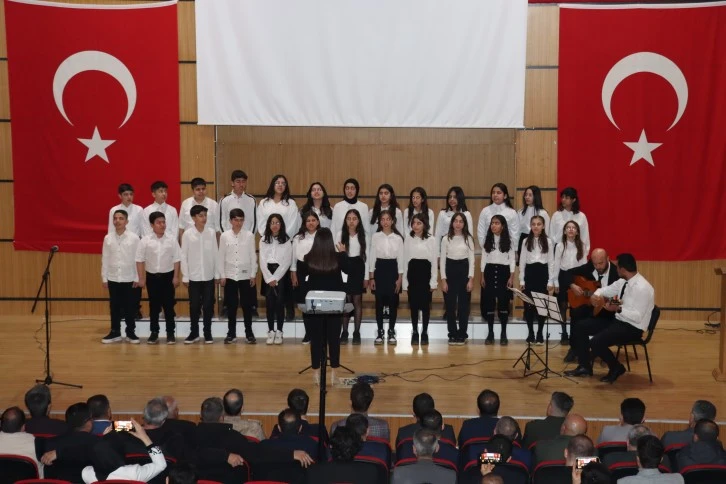 Midyat'ta "İstiklal Marşı'nın Kabulü ve Mehmet Akif Ersoy'u Anma Günü" Etkinliği Yapıldı