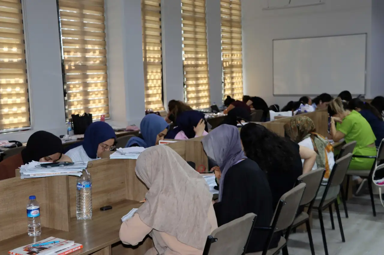 Şanlıurfa'nın Gelişen İlçesinde Eğitim Yatırımları Gençlerin Geleceğine Işık Tutuyor