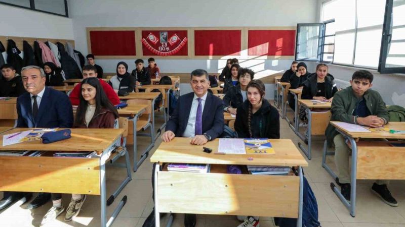 Fadıloğlu, Öğrencilere Sınav Öncesi Moral Verdi: Eğitimde Büyük Adım!