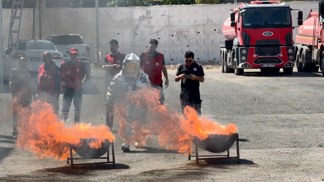 Şanlıurfa’da Geleceğin İtfaiyecileri Zorlu Tatbikatlarla Eğitildi