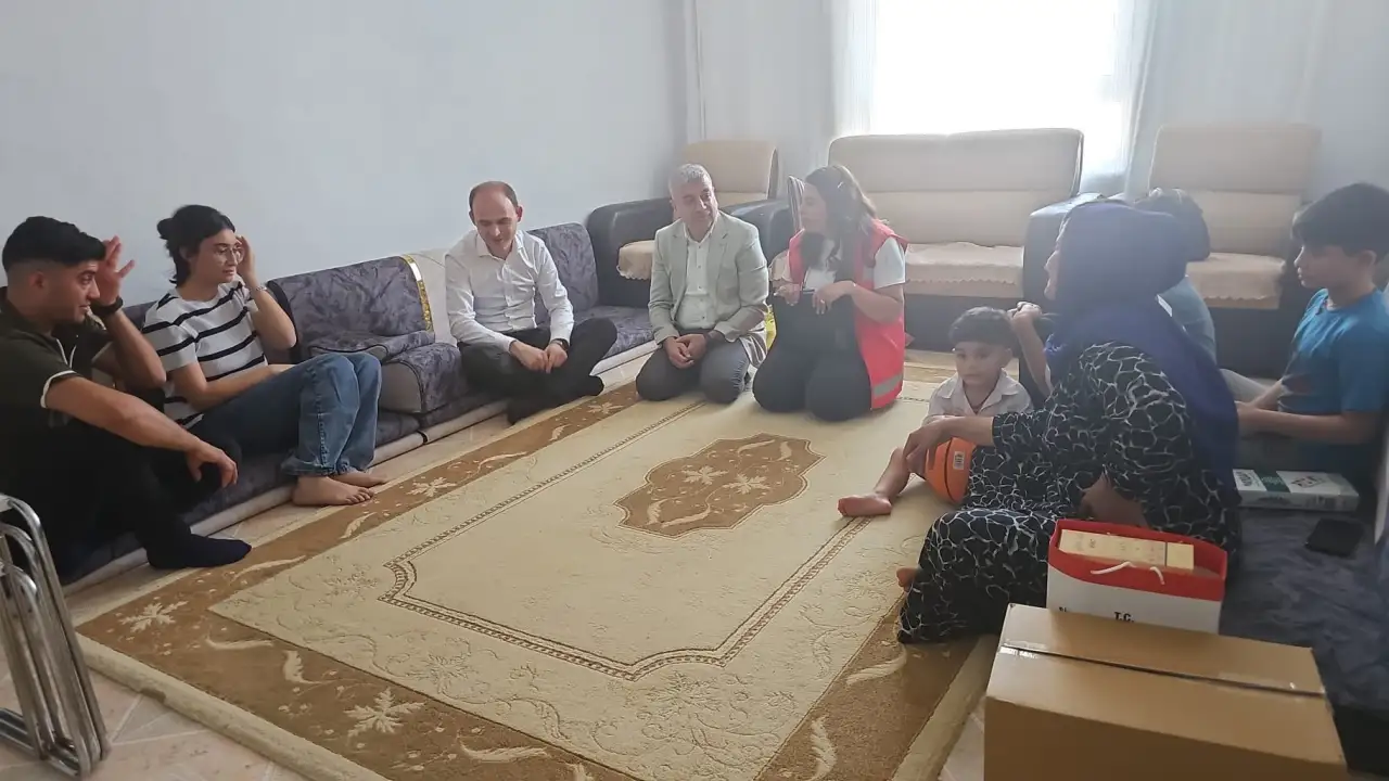Kaymakam Salih Sak’tan Eğitime ve Sosyal Dayanışmaya Anlamlı Ziyaret