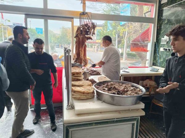 Uykuyu Bölen Lezzet ’Büryan Kebabı’