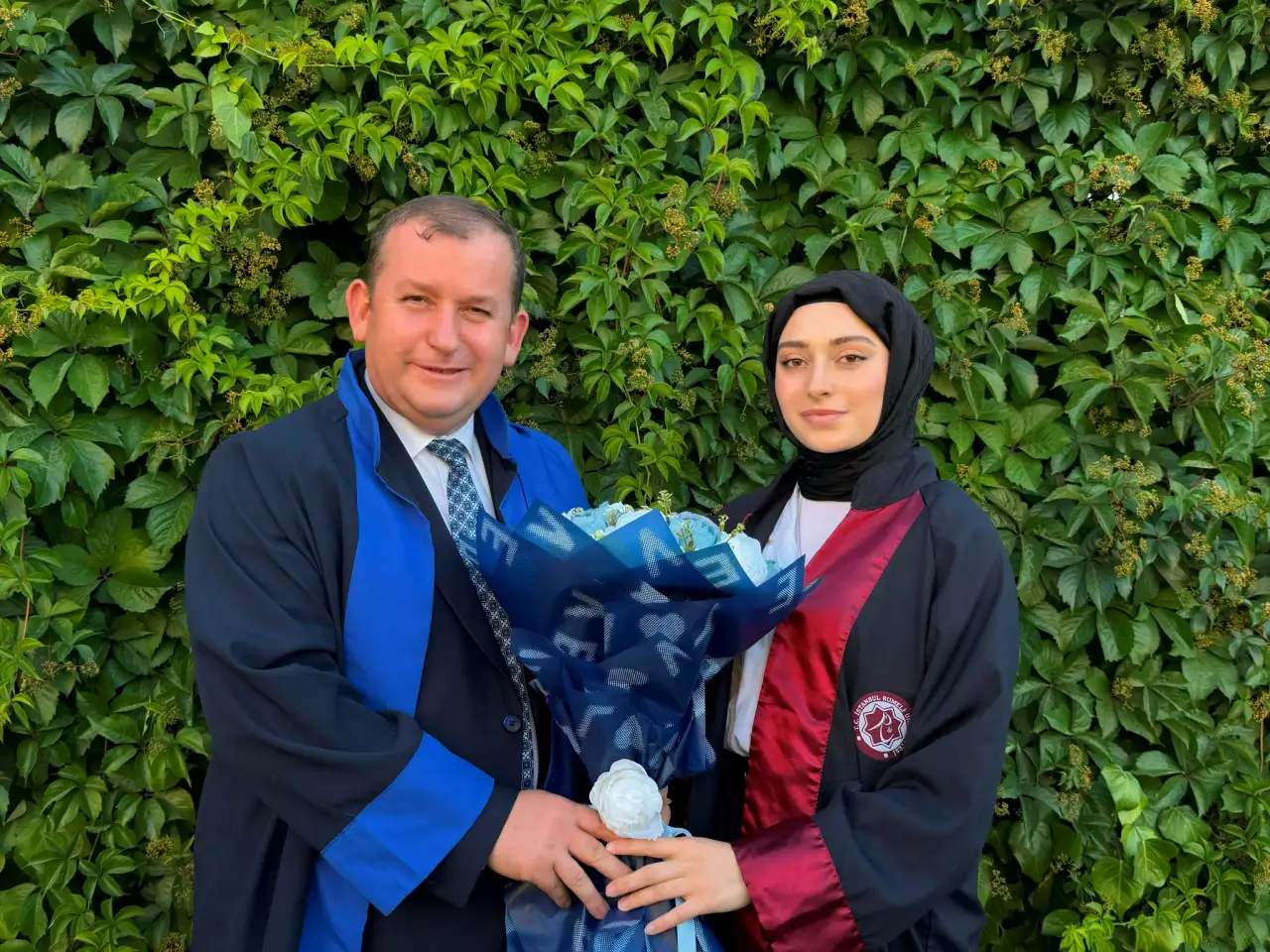 Bir Baba Kızlarıyla Aynı Anda Mezun Oldu Selami Aykut’tan İlham Veren Başarı Hikâyesi