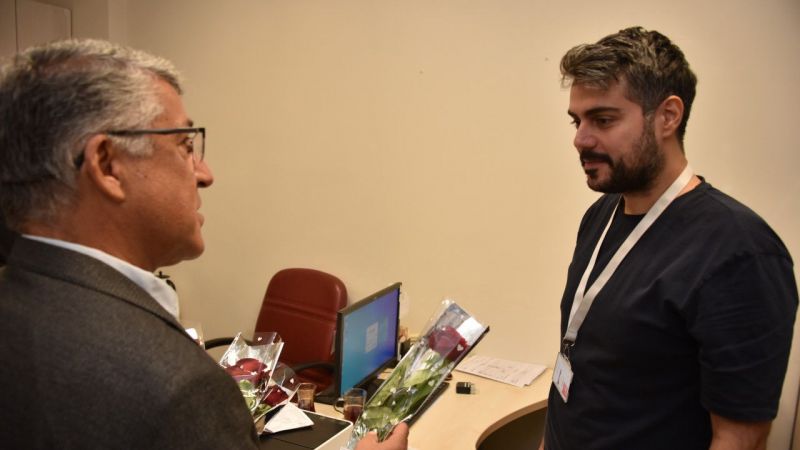 Siverek'te Sağlık Çalışanlarına Destek: Karanfil ve Tatlı İkramı