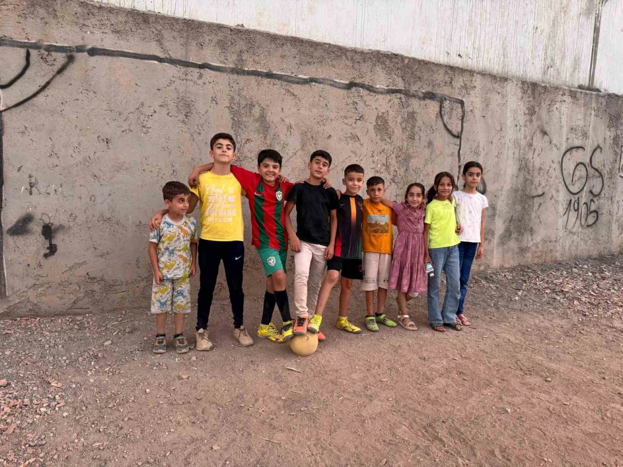 Çocuklar Halı Saha Talebiyle Kaymakama Seslendi