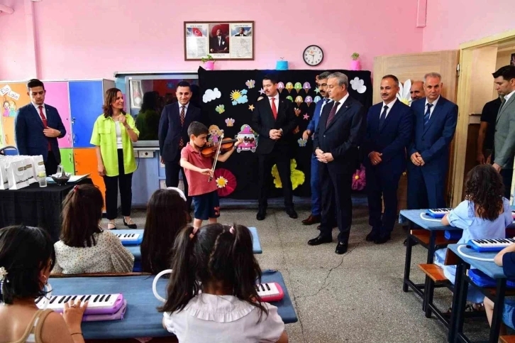 Diyarbakır'da 483 Bin 455 Öğrenci Karne Sevinci Yaşadı